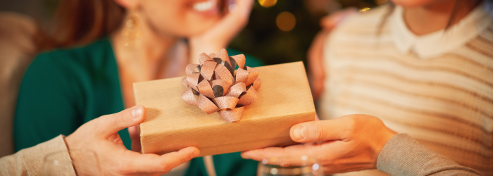 CBD Gifts: Elevate Your Holiday Giving with the Gift of Wellness